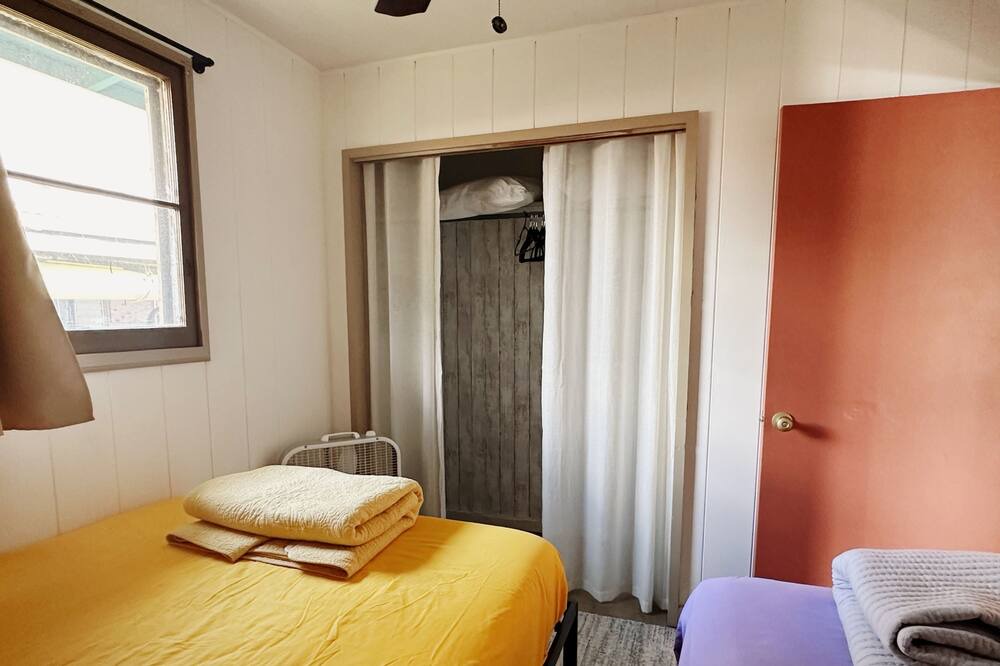 Photo of Bedroom in Waianae