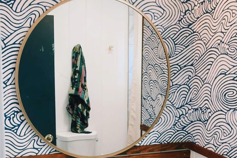 Photo of Bathroom in Waianae