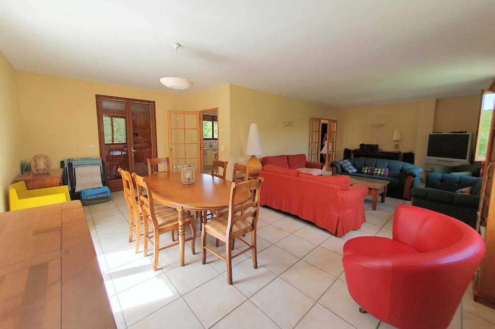 Photo of Livingroom in Prompsat