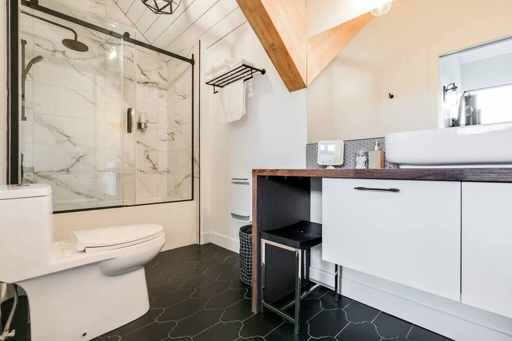 Photo of Bathroom in Laval