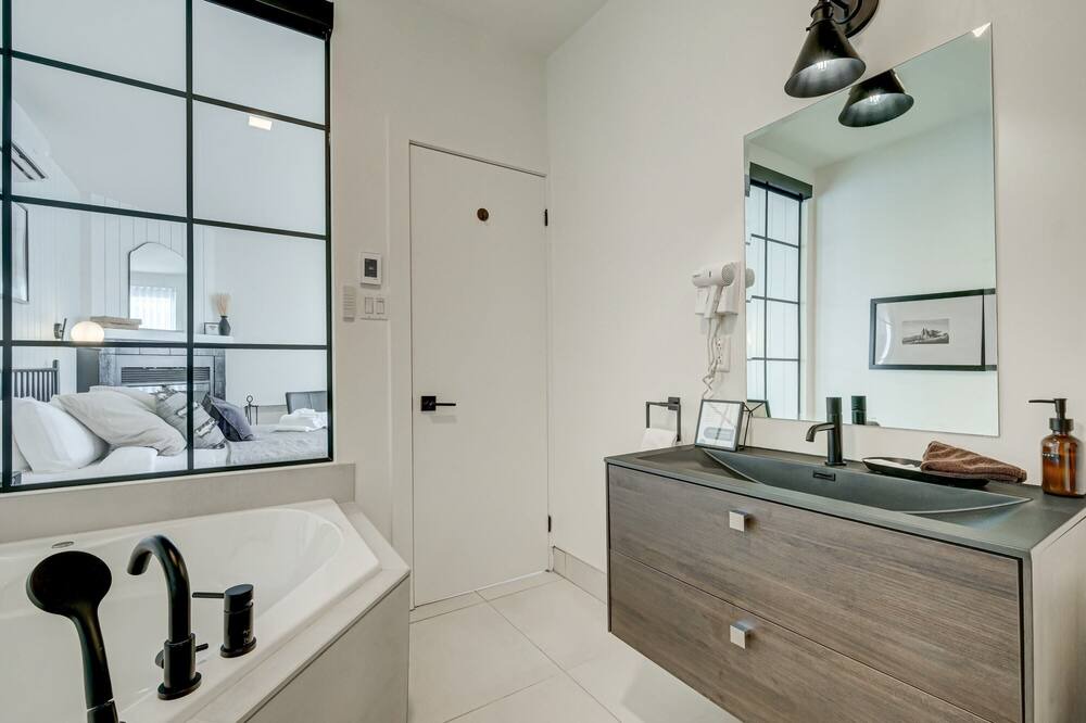 Photo of Bathroom in Sainte-Agathe-des-Monts