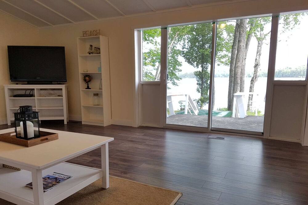Photo of Bedroom in Bracebridge