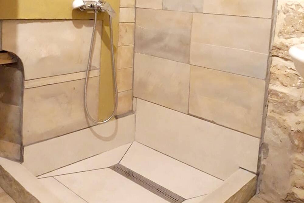Photo of Bathroom in Betina