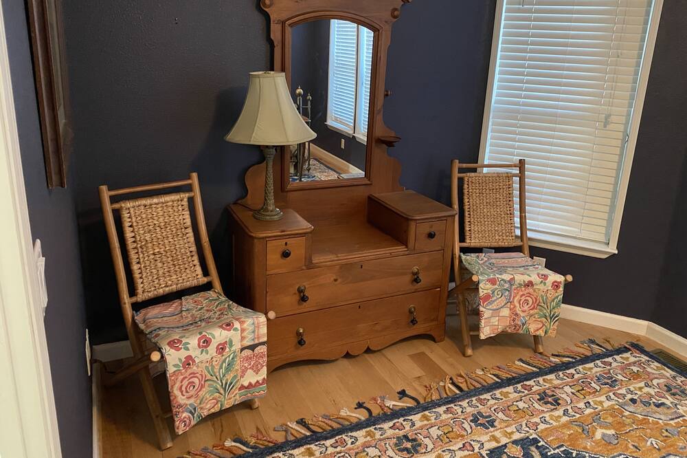 Photo of Bedroom in Crescent