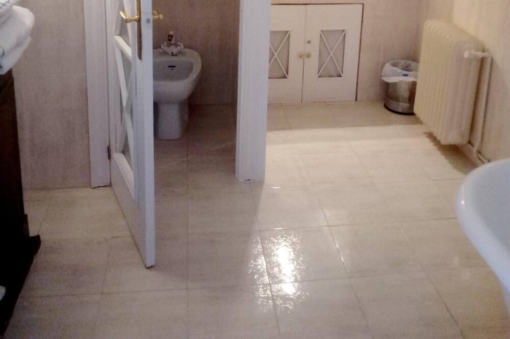 Photo of Bathroom in Almagro