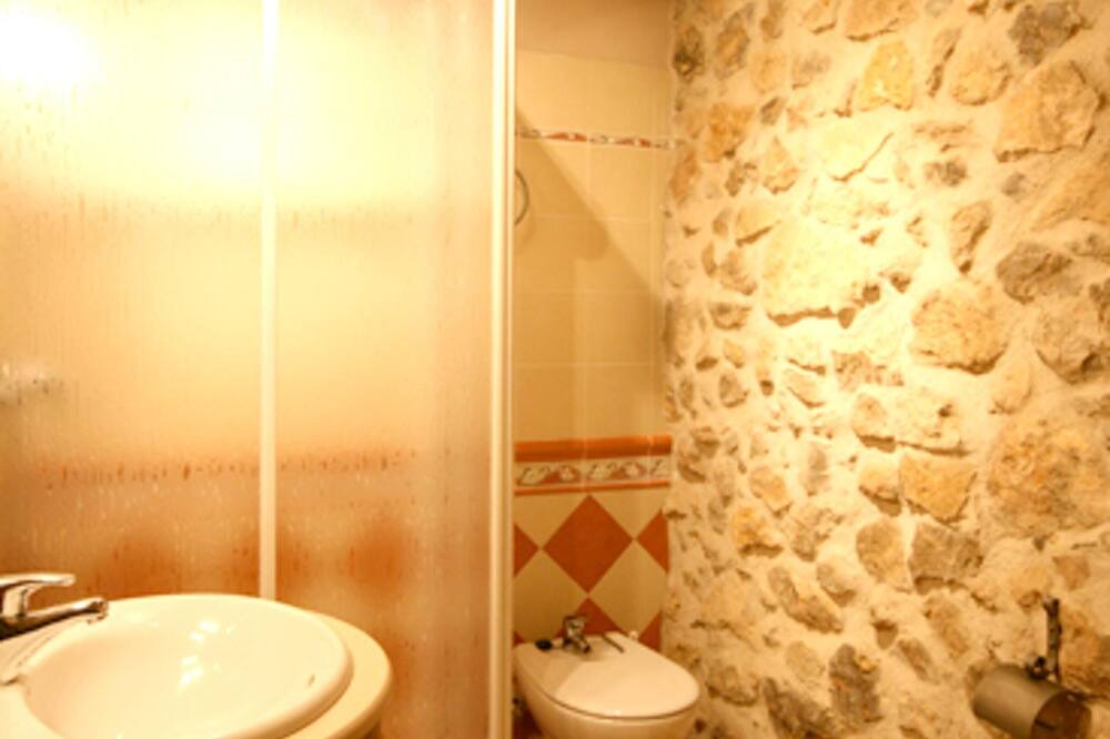 Photo of Bathroom in Pauls