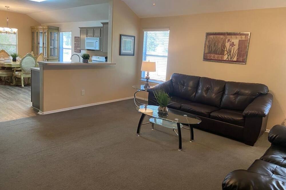 Photo of Livingroom in College Park