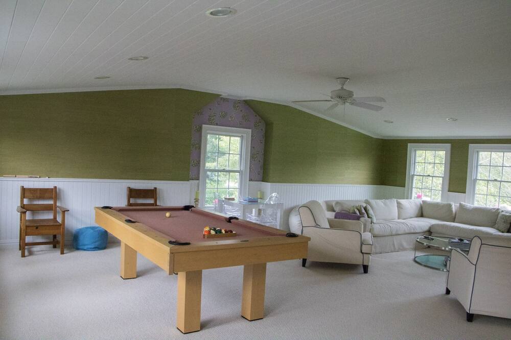 Photo of Livingroom in Quogue