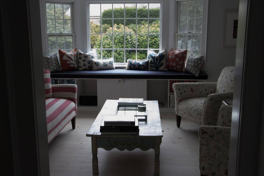 Photo of Livingroom in Quogue