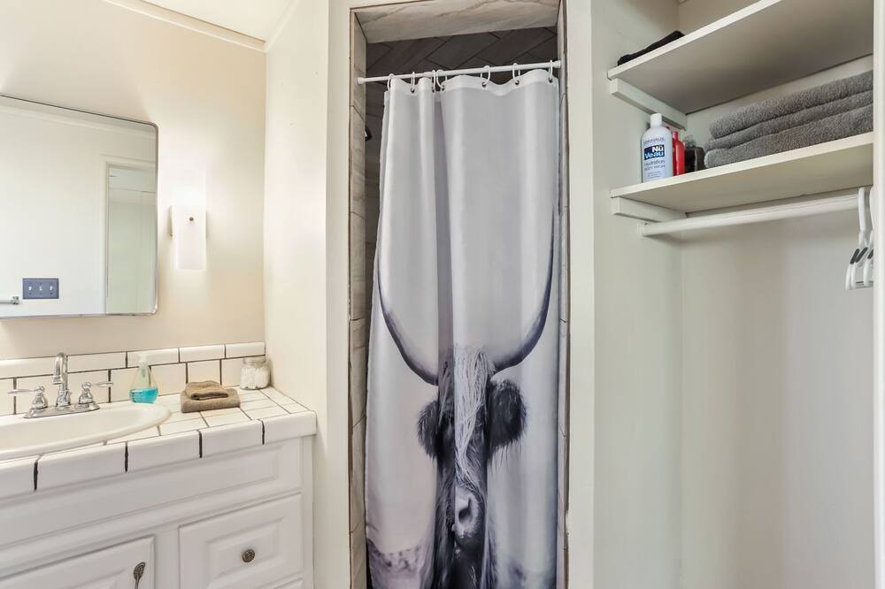 Photo of Bathroom in Escalon