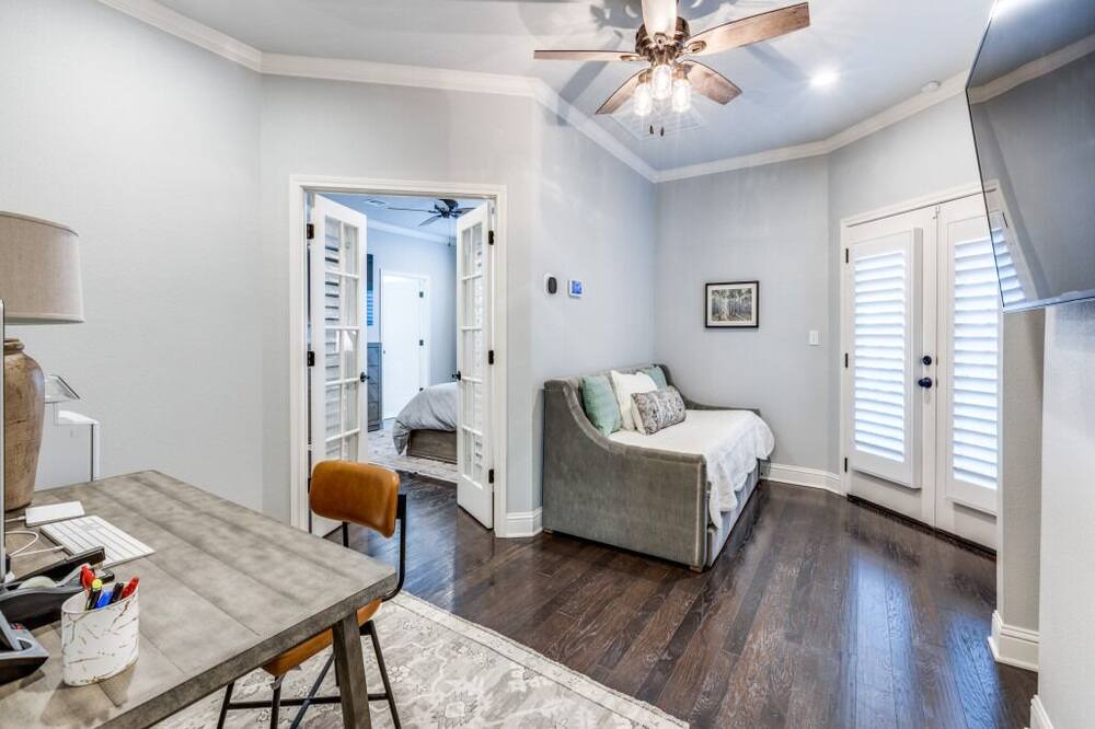 Photo of Livingroom in Clifton