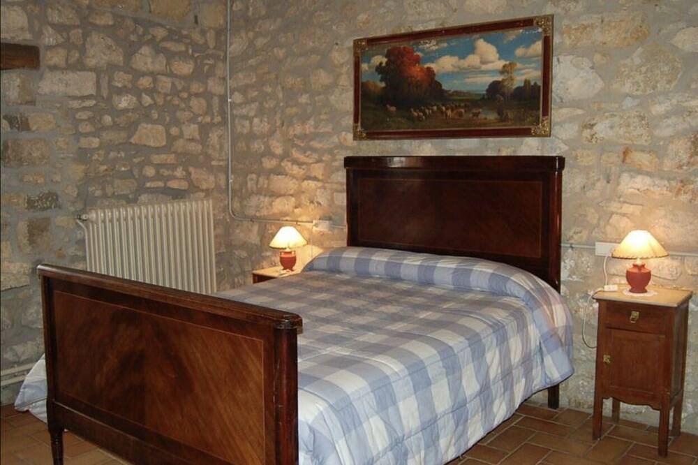 Photo of Bedroom in Camos