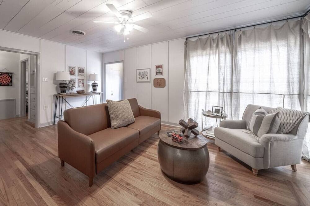 Photo of Livingroom in Tech Terrace