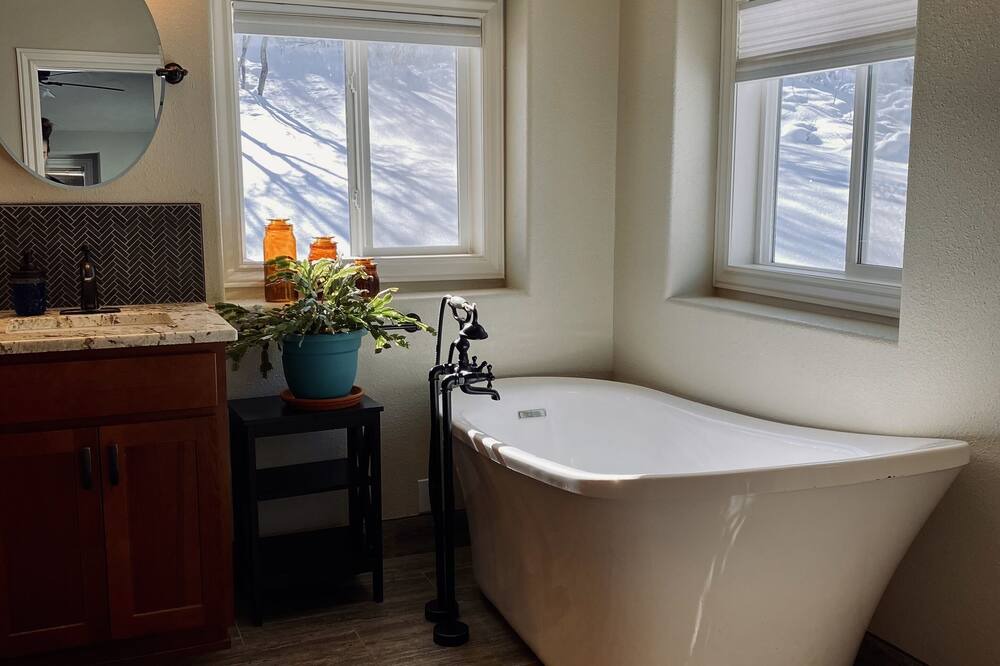 Photo of Bathroom in Forest Lakes