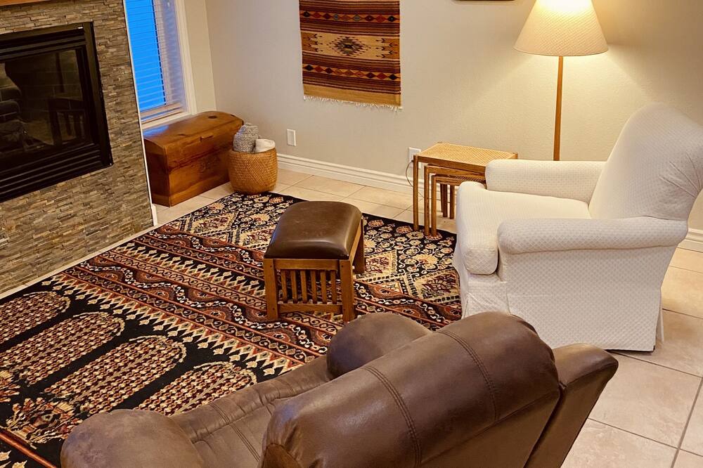 Photo of Livingroom in Forest Lakes