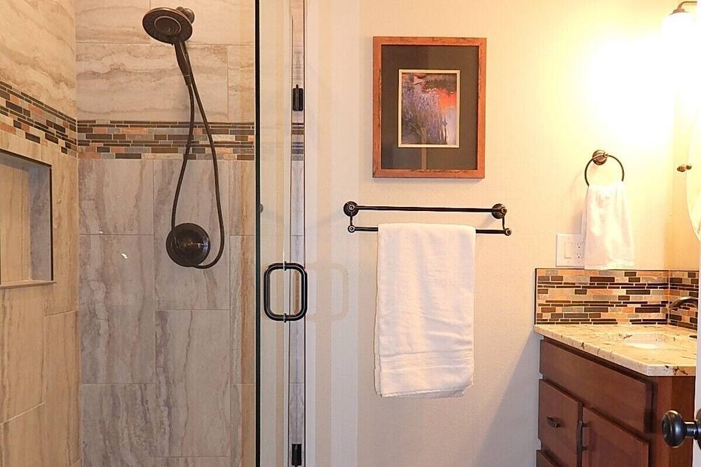 Photo of Bathroom in Forest Lakes