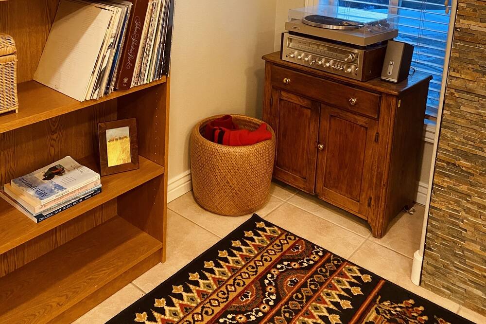 Photo of Livingroom in Forest Lakes