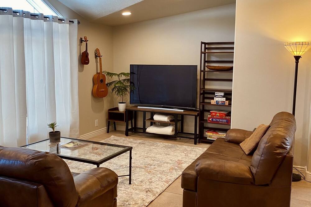 Photo of Livingroom in Forest Lakes