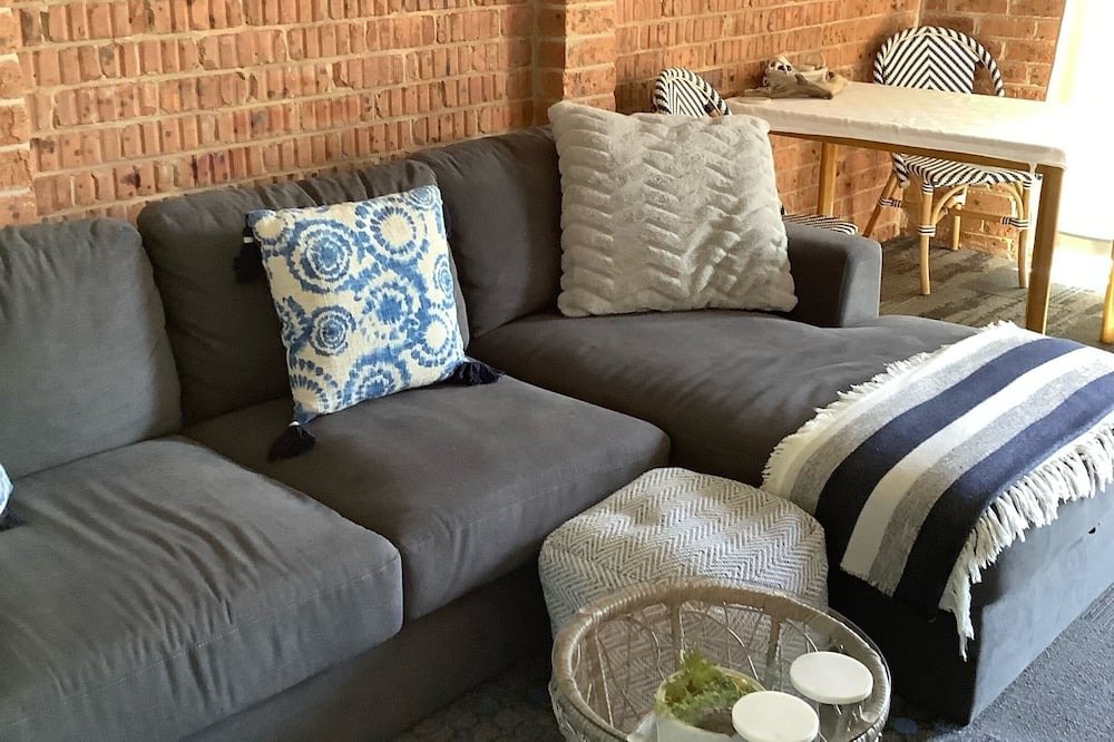 Photo of Livingroom in Maloneys Beach