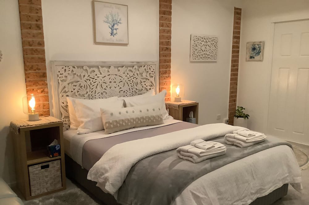 Photo of Bedroom in Maloneys Beach