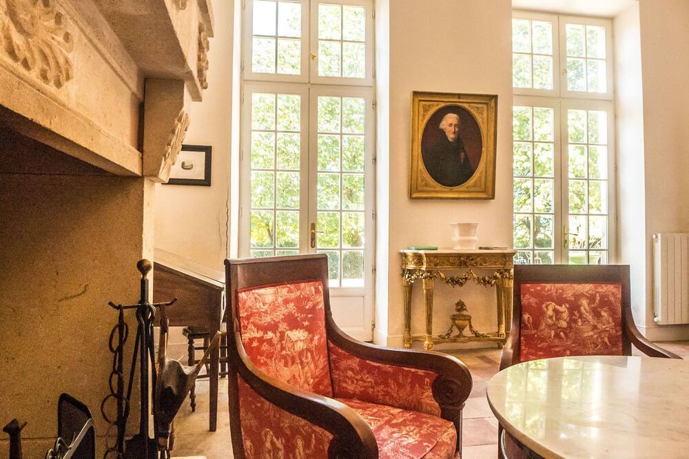 Photo of Livingroom in Gaja-et-Villedieu