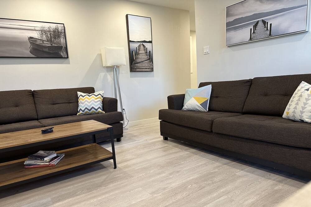Photo of Livingroom in Pickering