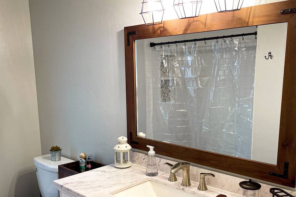 Photo of Bathroom in Woodstone