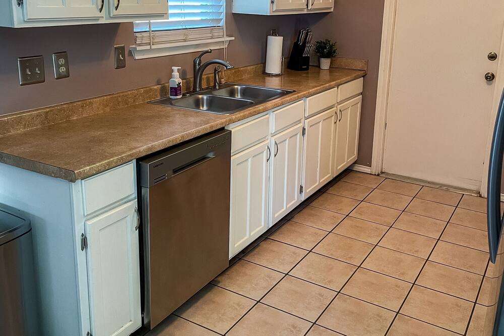 Photo of Kitchen in Woodstone