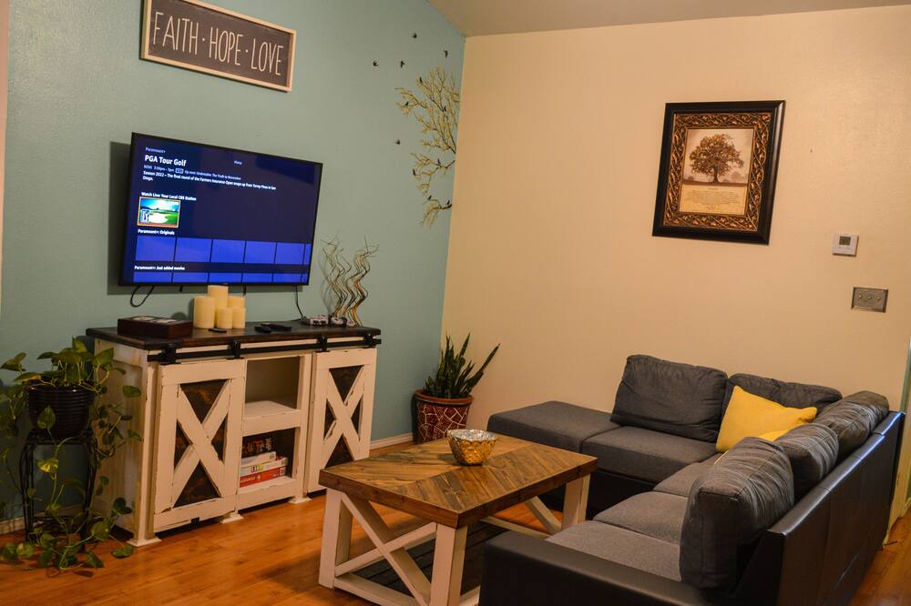 Photo of Livingroom in Woodstone