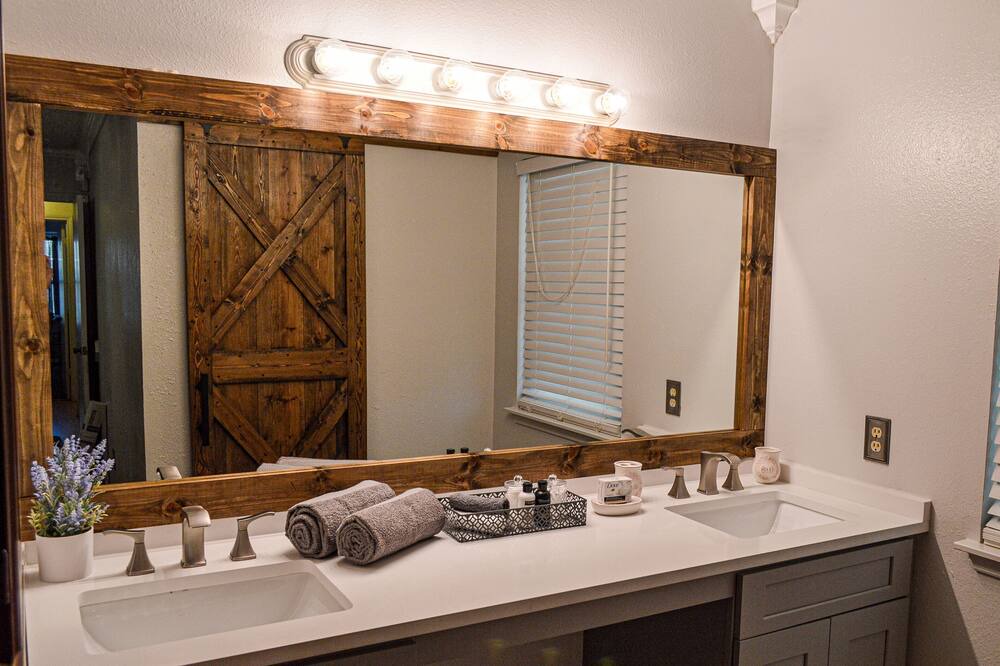 Photo of Bathroom in Woodstone