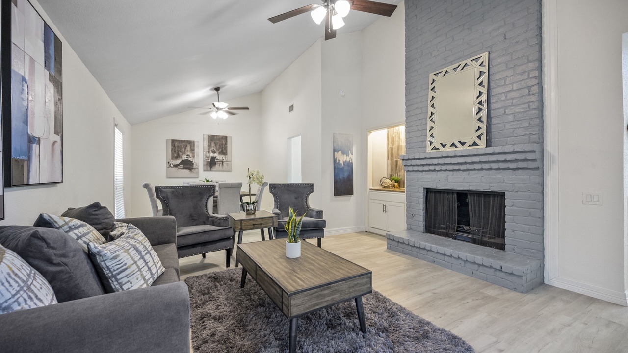 Photo of Livingroom in Addicks