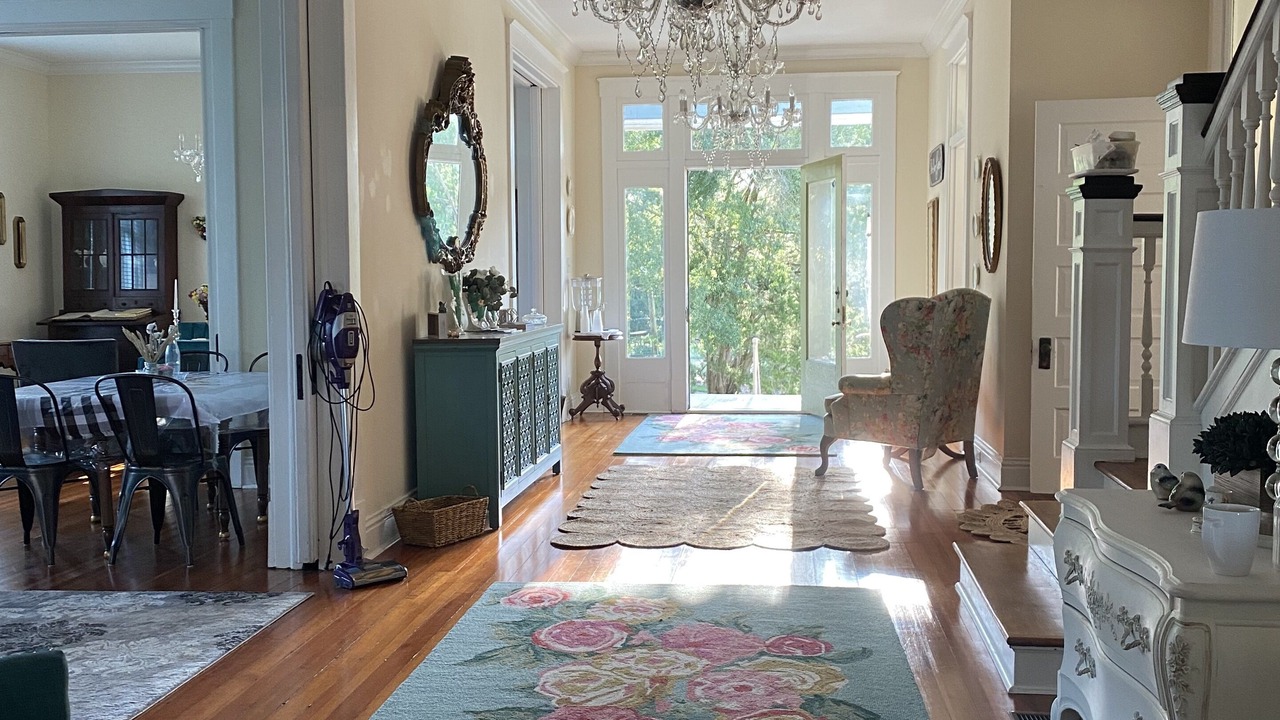 Photo of Livingroom in Natchez