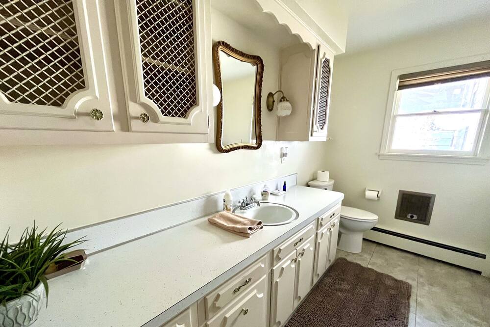Photo of Bathroom in Defiance
