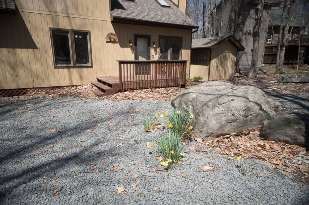 Photo of Others in Lake Ariel