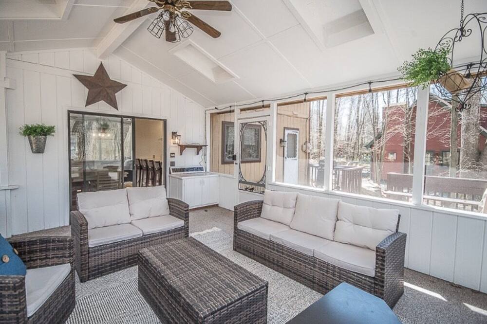 Photo of Others in Lake Ariel