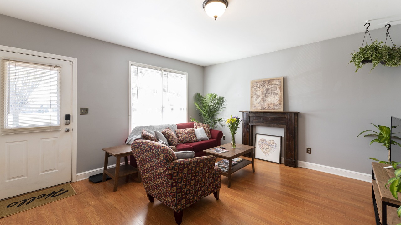 Photo of Livingroom in Smoketown Jackson