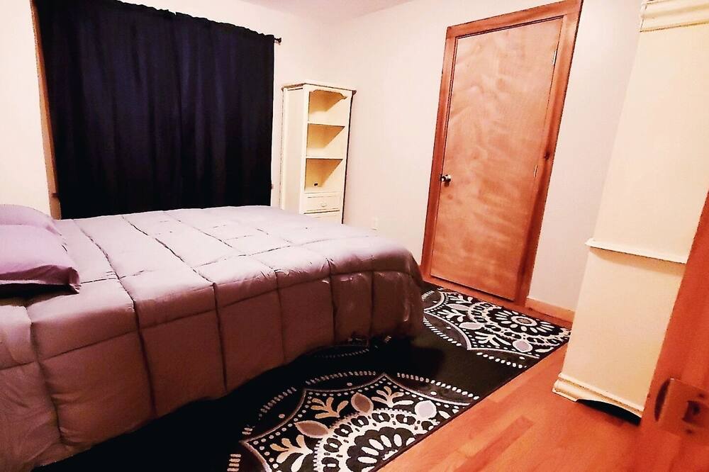 Photo of Bedroom in Round Top