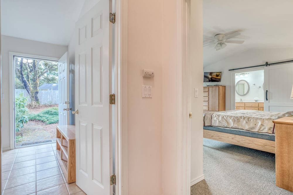 Photo of Bedroom in Beverly Beach
