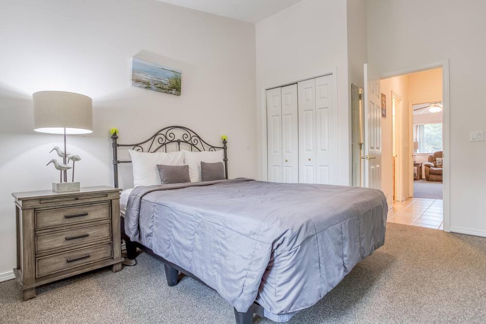 Photo of Bedroom in Beverly Beach