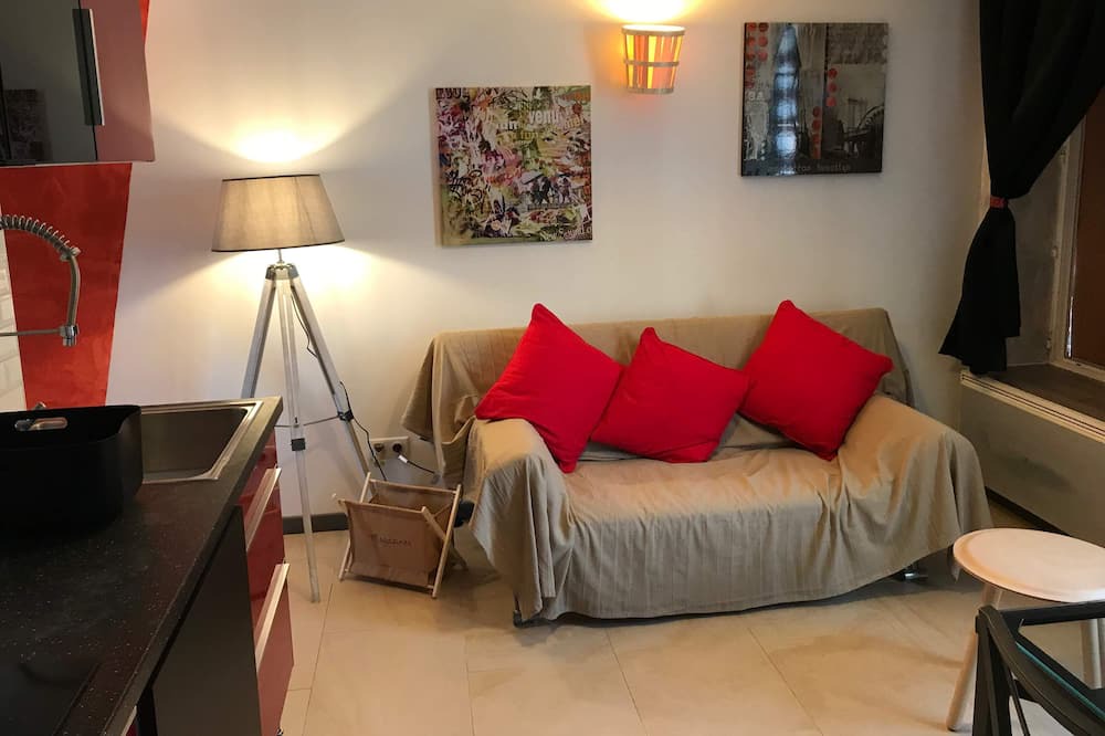 Photo of Livingroom in Rogny-les-Sept-Ecluses