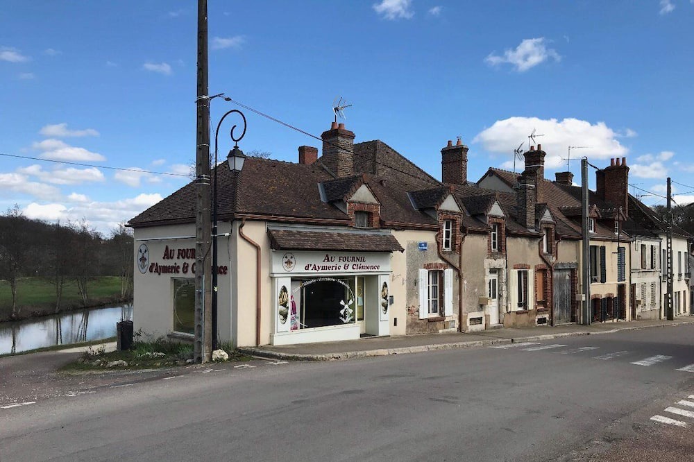 Photo of Outdoor in Rogny-les-Sept-Ecluses