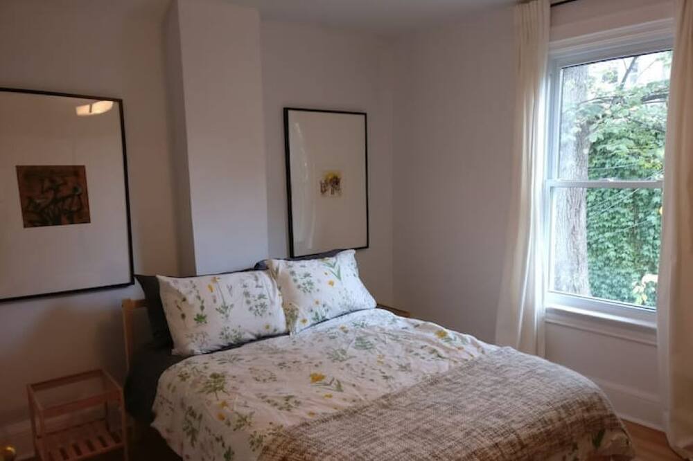 Photo of Bedroom in Church and Wellesley