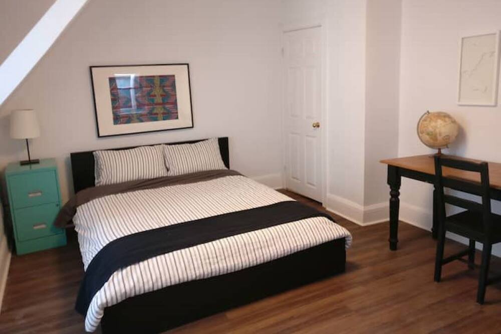 Photo of Bedroom in Church and Wellesley
