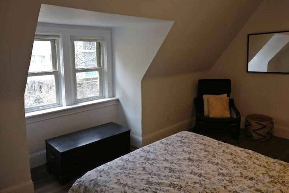 Photo of Bedroom in Church and Wellesley