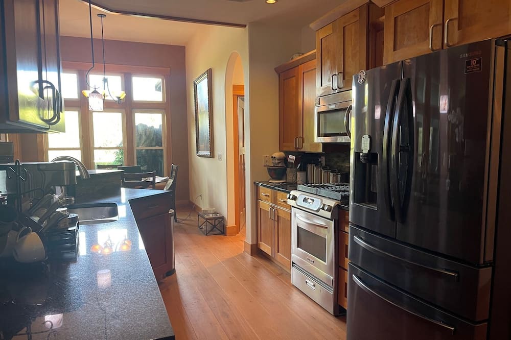 Photo of Kitchen in Hood River