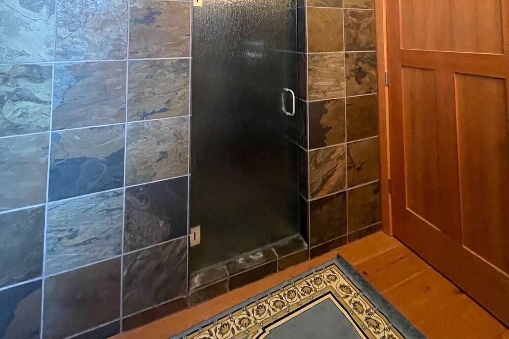 Photo of Bathroom in Hood River