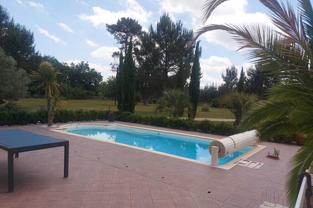 Photo of Outdoor in Lesperon