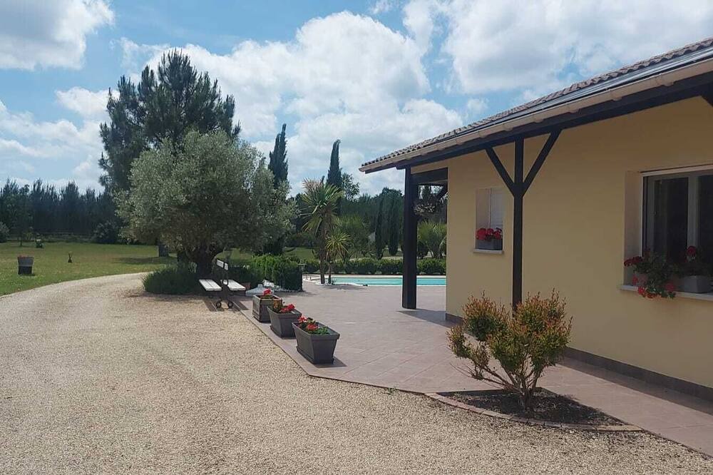 Photo of Others in Lesperon