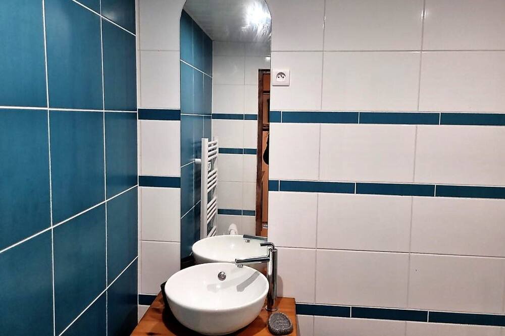 Photo of Bathroom in Therouldeville