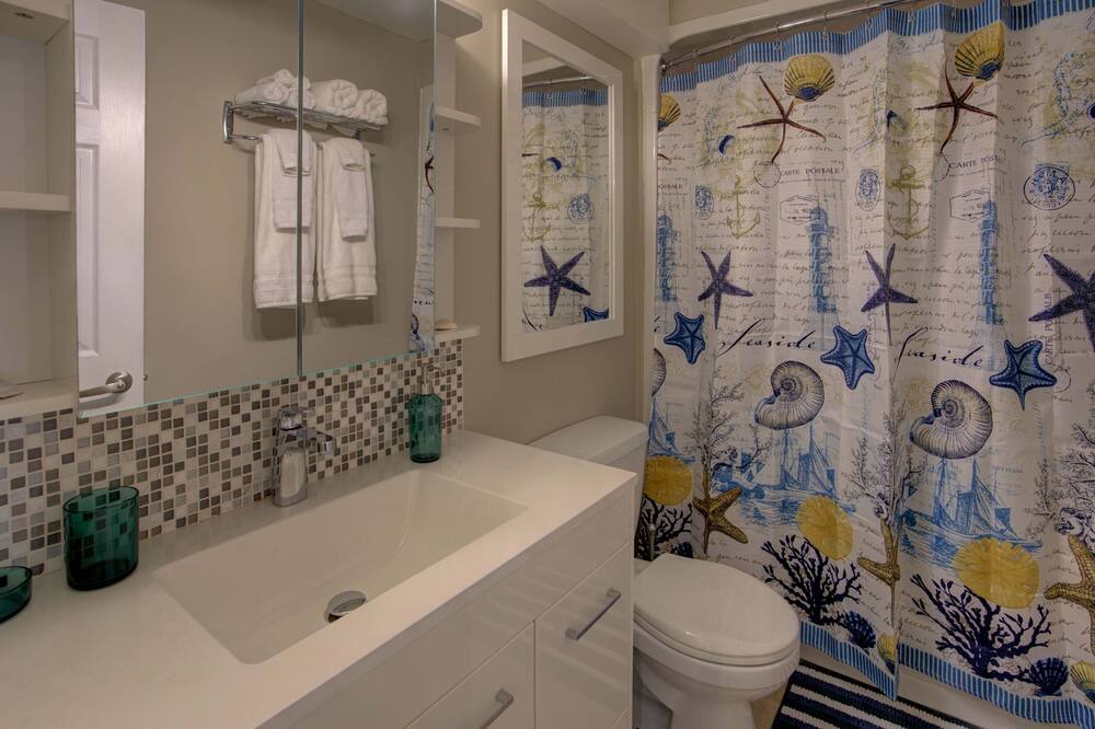 Photo of Bathroom in Rideau Heights